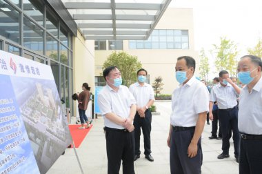 市人大常委会主任陈儒江率队对市妇幼保健院山南新院进行专题视察