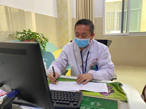 “看到每一個(gè)孩子健康快樂的面容，是我最大的快樂！”——記淮南市婦幼保健院兒內(nèi)科副主任、主任醫(yī)師祁慶松