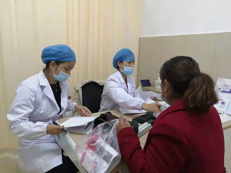 市妇幼保健院举行多囊卵巢综合征义诊活动
