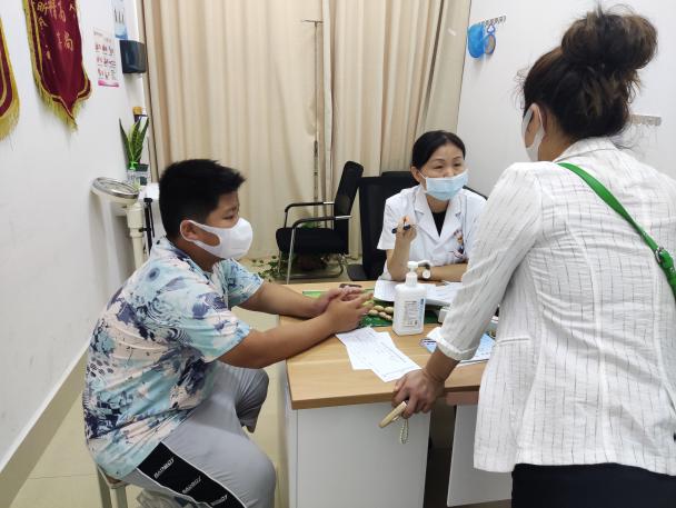 市婦幼保健院開展生長發(fā)育及兒童保健義診活動(dòng)